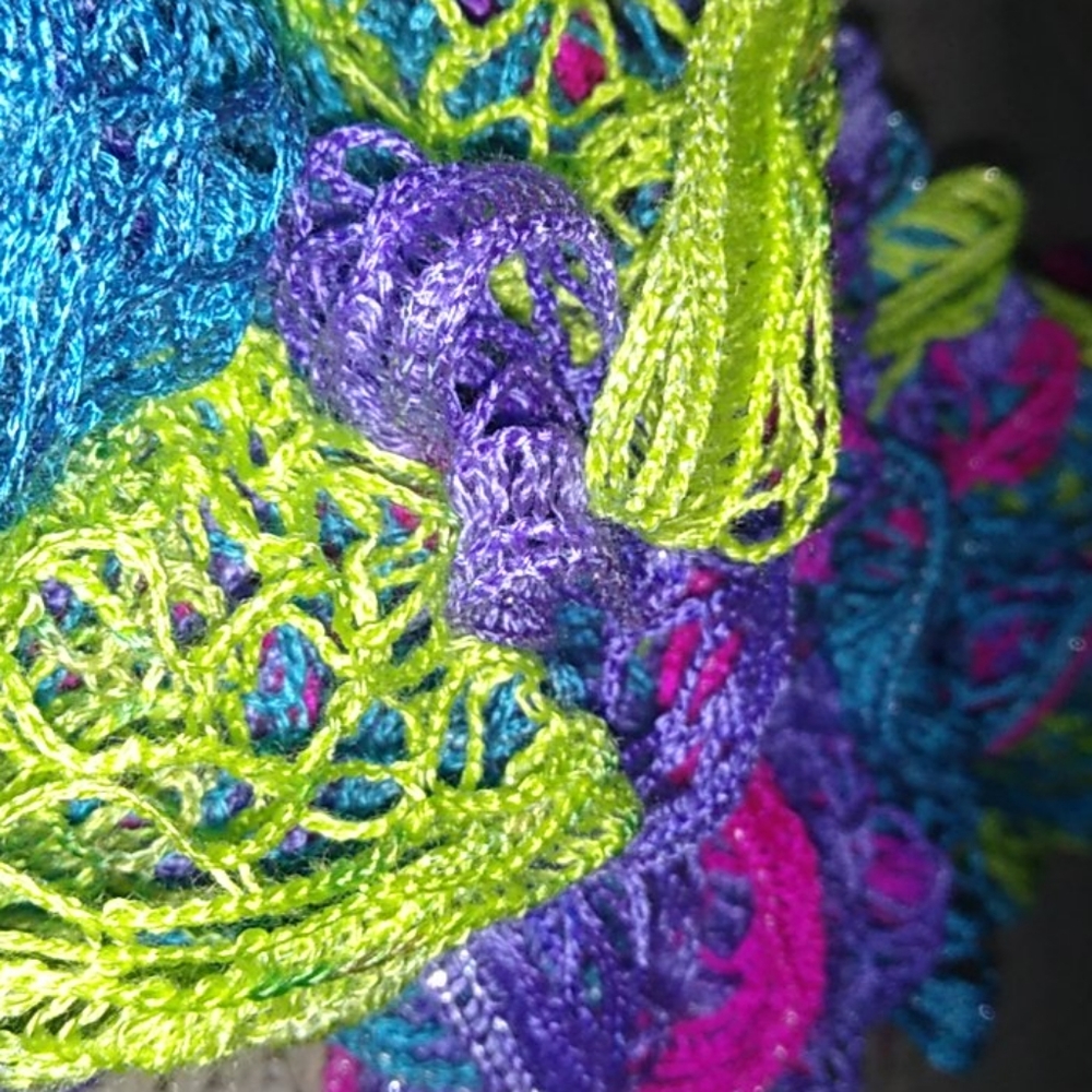 Multicolored ruffle scarf